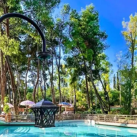 Paradise Cozy 53 Sqm Near To Metro Apartment