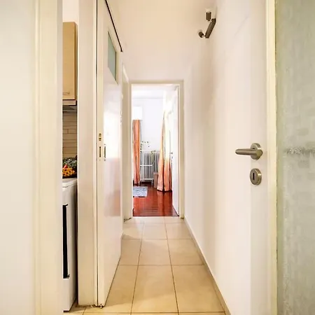 Apartment Paradise Cozy 53 Sqm Near To Metro